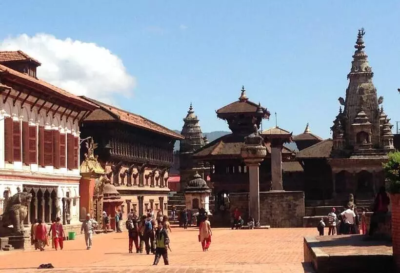 تختخواب و صبحانه Krishna House