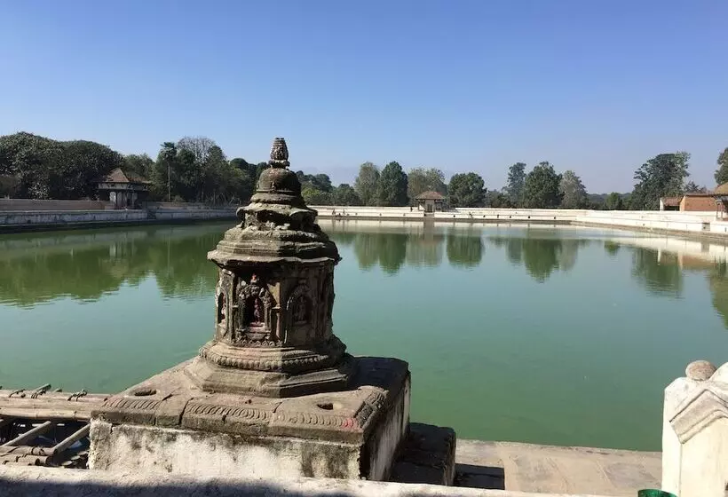 تختخواب و صبحانه Krishna House