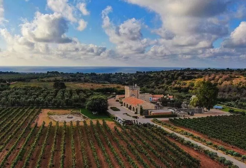 تختخواب و صبحانه Masseria Fano Relais & Wine