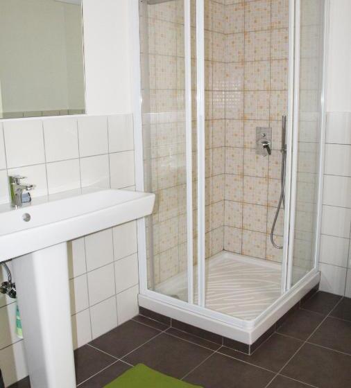 تختخواب و صبحانه Smart Accomodation