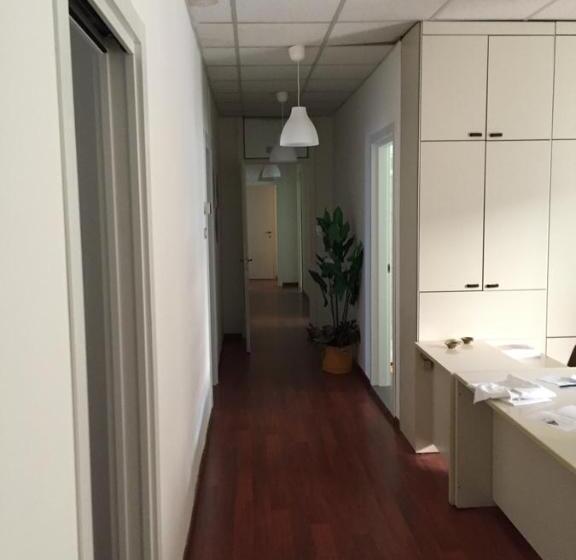 تختخواب و صبحانه Smart Accomodation