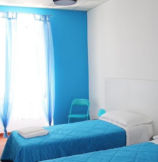 تختخواب و صبحانه Smart Accomodation