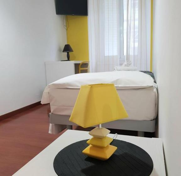 تختخواب و صبحانه Smart Accomodation