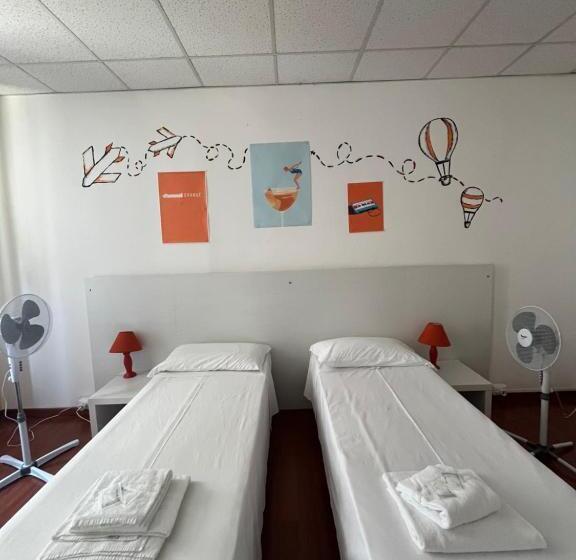 تختخواب و صبحانه Smart Accomodation