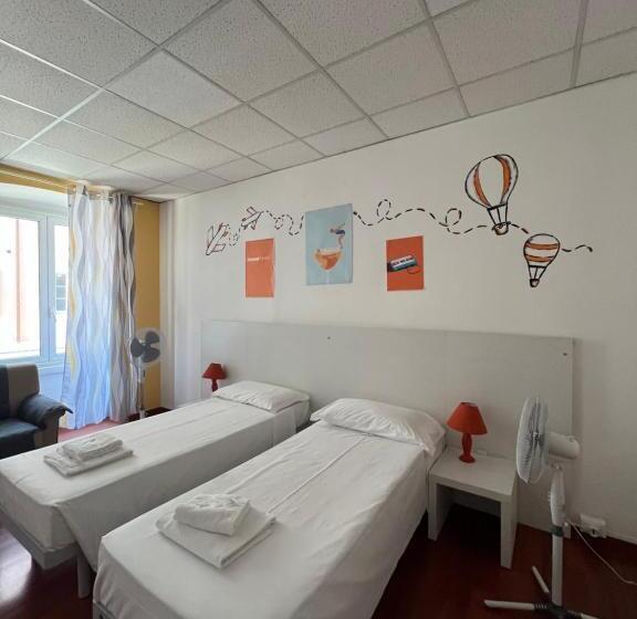 تختخواب و صبحانه Smart Accomodation