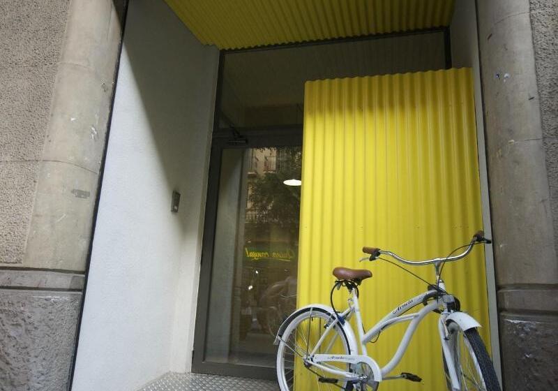 Bed & Bike Hostel Barcelona
