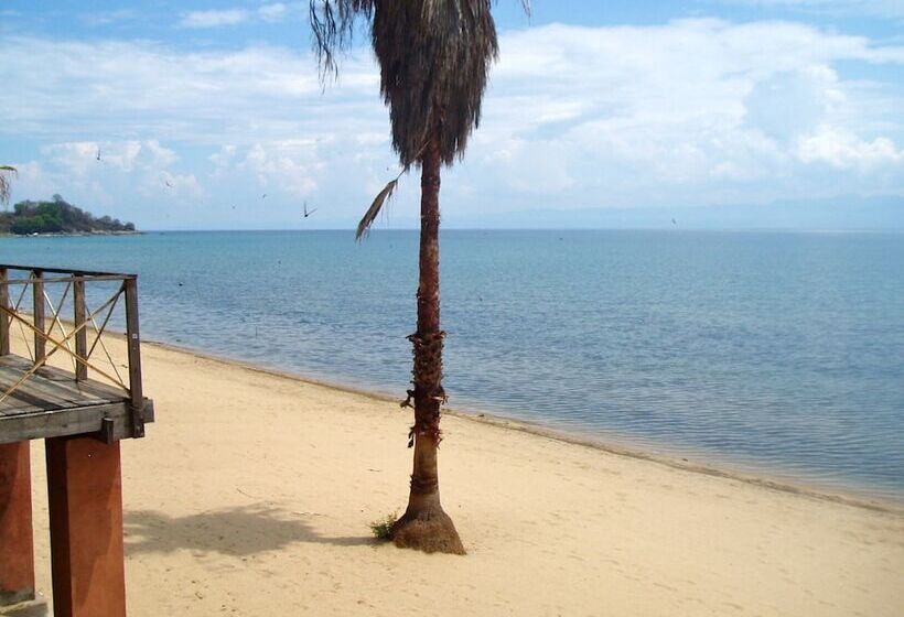 酒店 Nkhudzi Beach Lodge