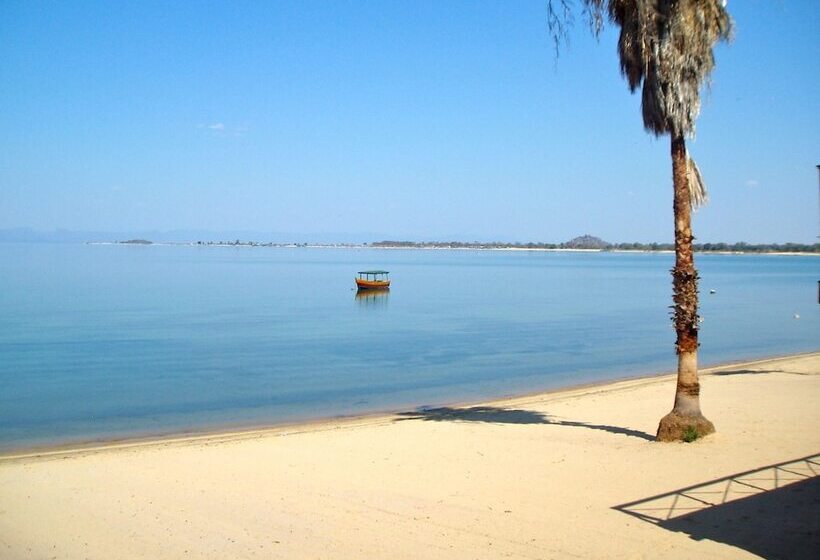 酒店 Nkhudzi Beach Lodge