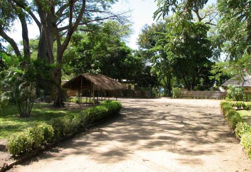 酒店 Nkhudzi Beach Lodge