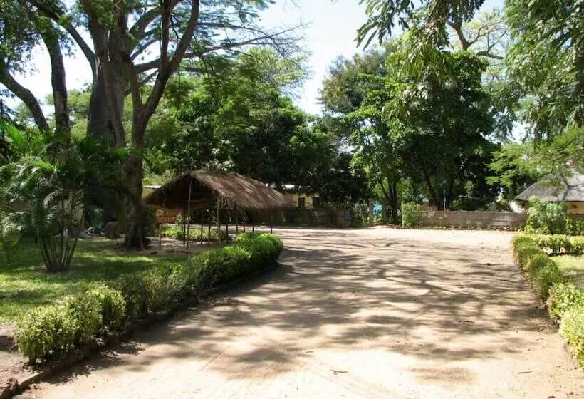هتل Nkhudzi Beach Lodge