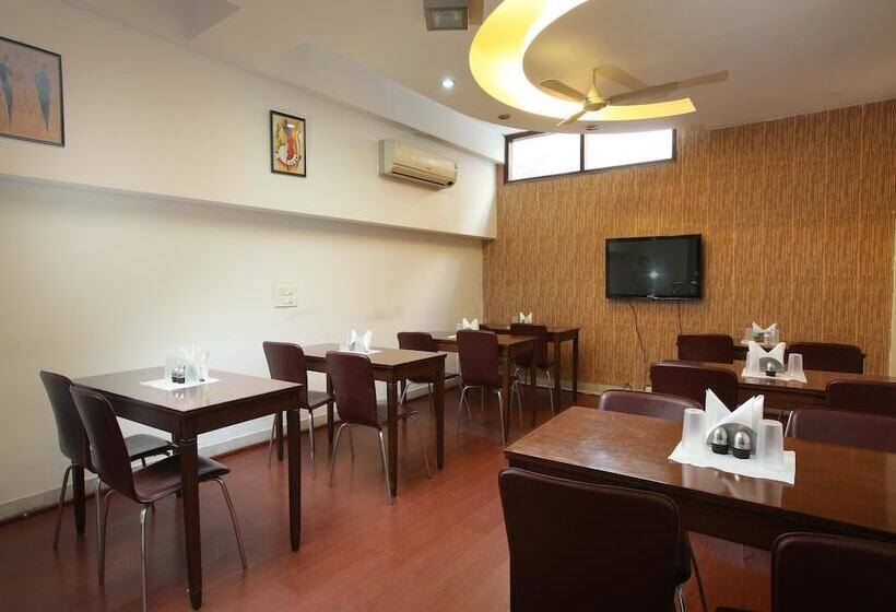 Отель Oyo Premium Near Mega Mall