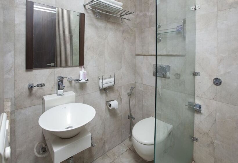 Отель Oyo Premium Near Mega Mall