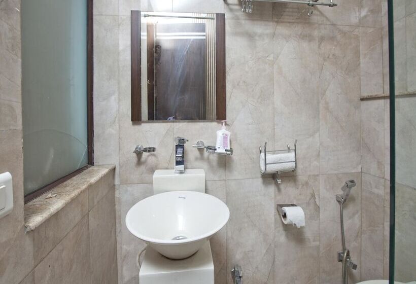 Отель Oyo Premium Near Mega Mall