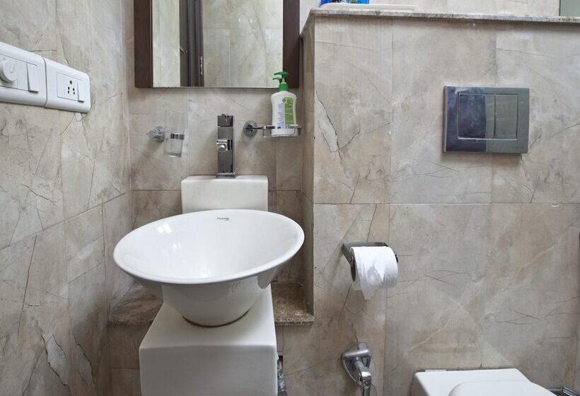 Отель Oyo Premium Near Mega Mall