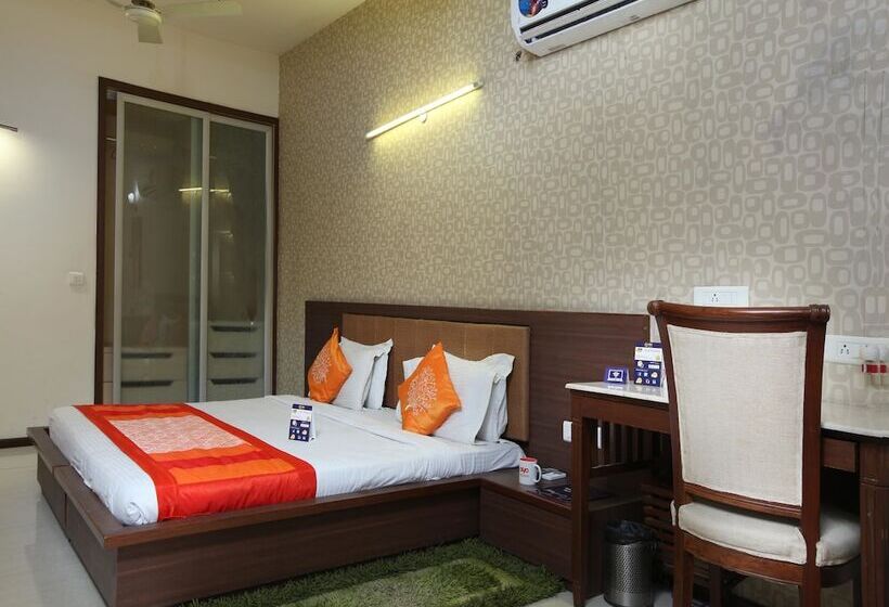 Отель Oyo Premium Near Mega Mall