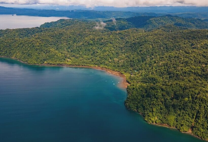 فندق Playa Cativo Lodge