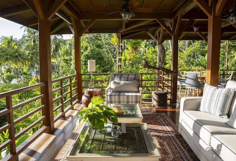 فندق Playa Cativo Lodge