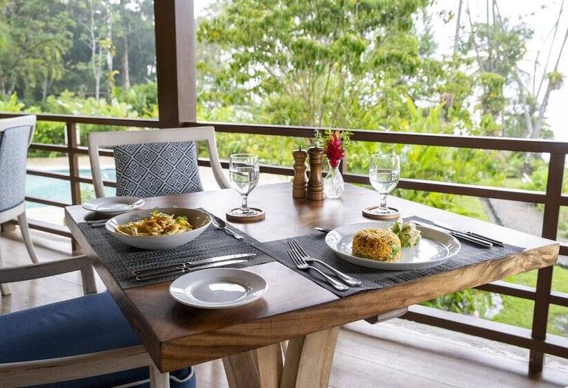 فندق Playa Cativo Lodge