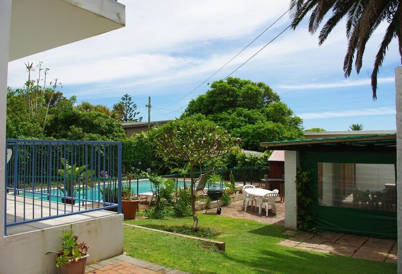 פנסיון Aqua Marine Guest House