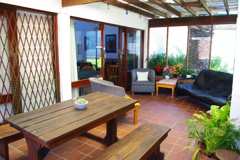 پانسیون Aqua Marine Guest House