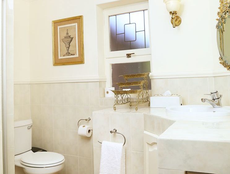 פנסיון Rexford Manor Guesthouse