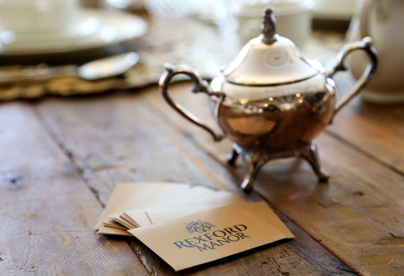 פנסיון Rexford Manor Guesthouse