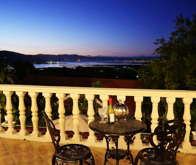 פנסיון Rexford Manor Guesthouse