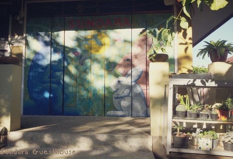 ペンション Sundara Guesthouse