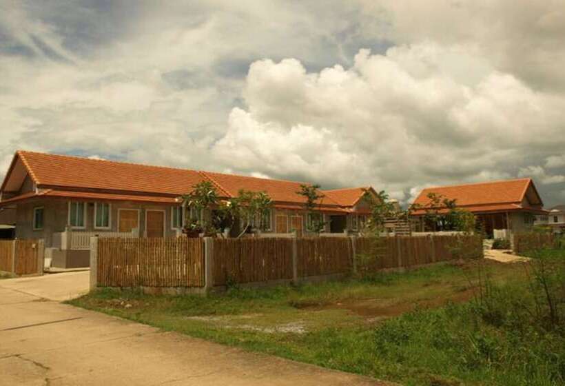 ペンション Sundara Guesthouse