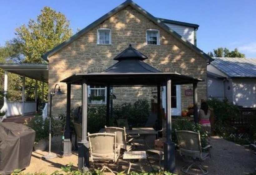 Stone Haus Bed & Breakfast