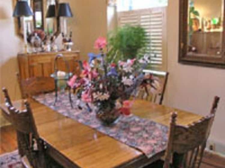 Stone Haus Bed & Breakfast