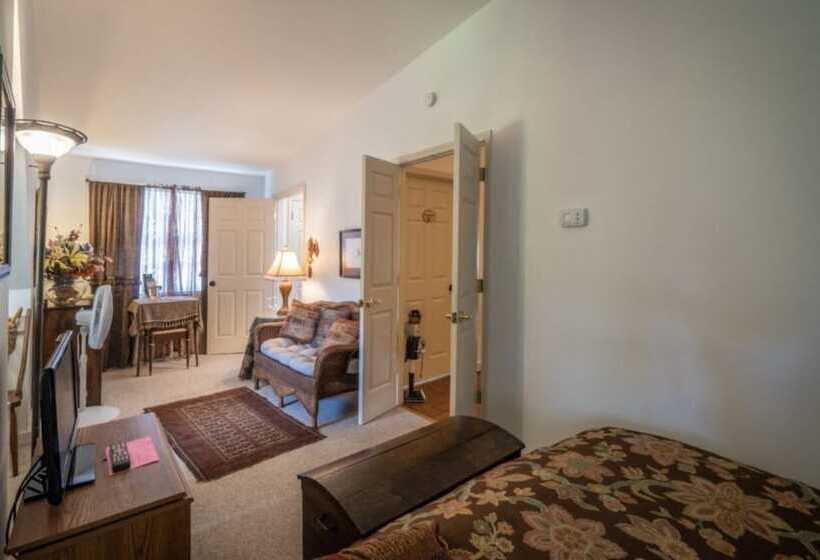 Stone Haus Bed & Breakfast