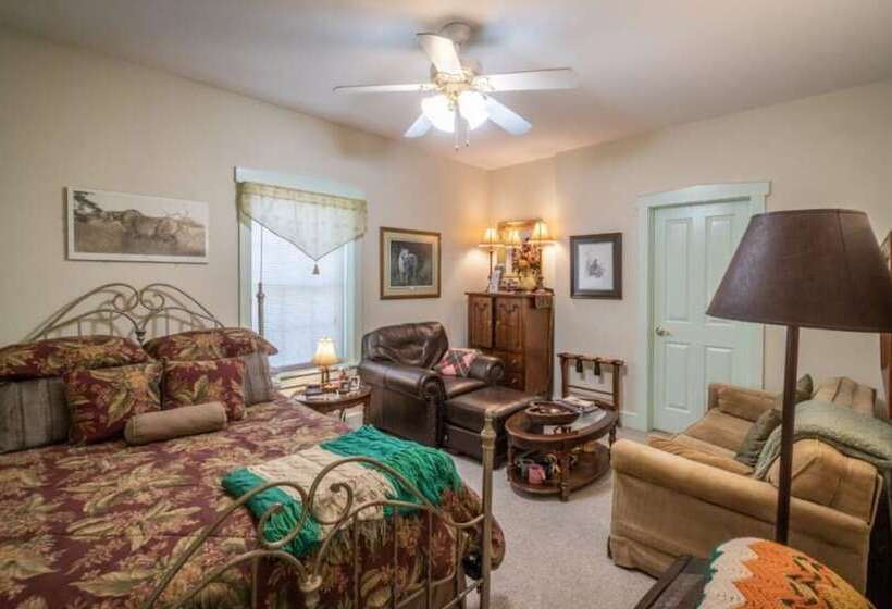 Stone Haus Bed & Breakfast