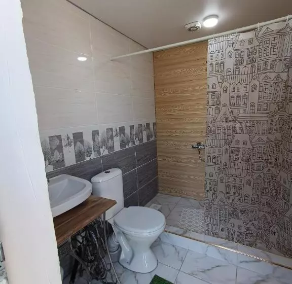 تختخواب و صبحانه Yurt Stay In Downtown