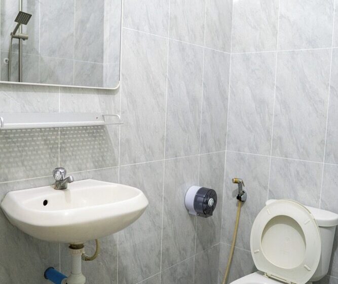 פנסיון Empire House, Phnom Penh