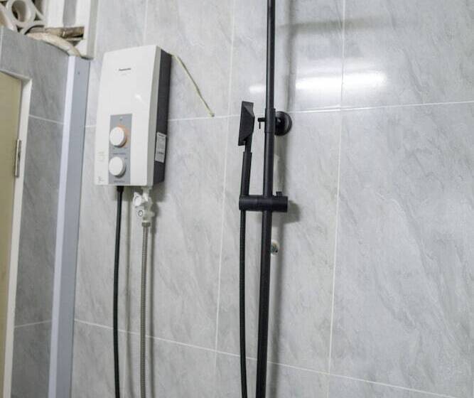 פנסיון Empire House, Phnom Penh