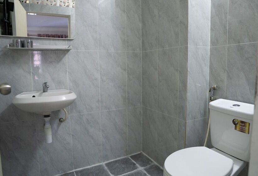 פנסיון Empire House, Phnom Penh