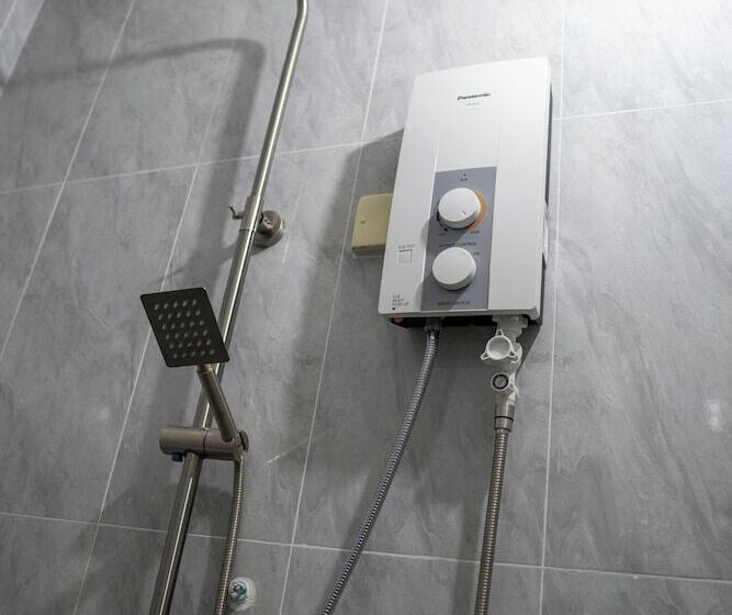 פנסיון Empire House, Phnom Penh