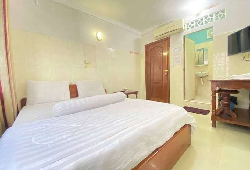 פנסיון Empire House, Phnom Penh