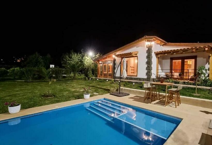 تختخواب و صبحانه Huandoy Lodge   Huaraz