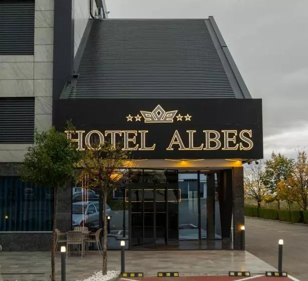 Hotelli Albes