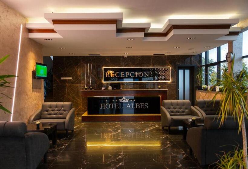 Отель Albes