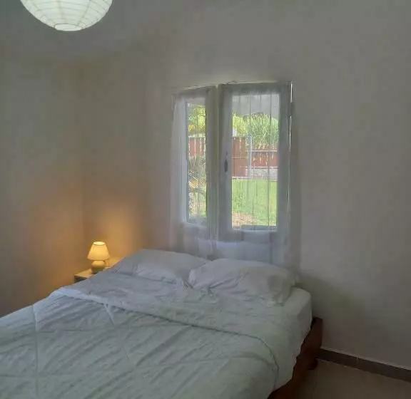 هتل کپسول La Grenadine