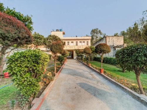 Rajeev House   Couples,family, Corporate,student,pg, Local Id Accepted