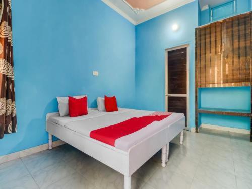 Rajeev House   Couples,family, Corporate,student,pg, Local Id Accepted