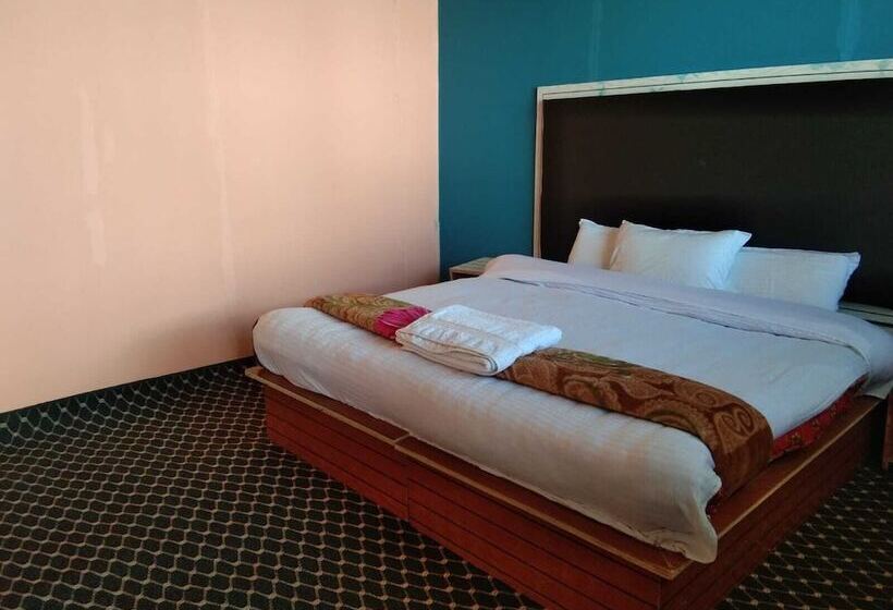 Nirvana Resort At Pangong Beach