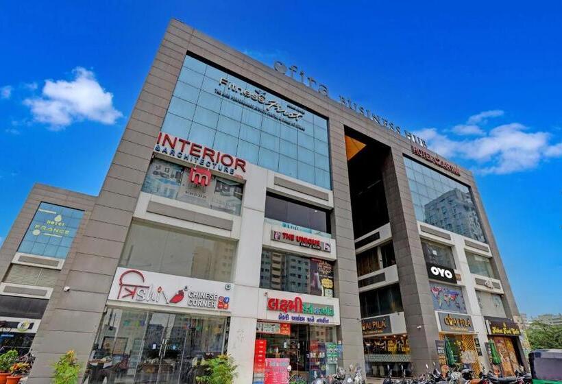 Oyo Flagship Hotel France