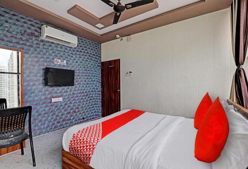 Oyo Flagship Hotel France