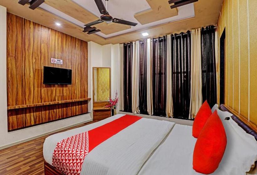 Oyo Flagship Hotel France