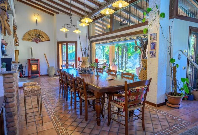 펜션 Villa Pusiana